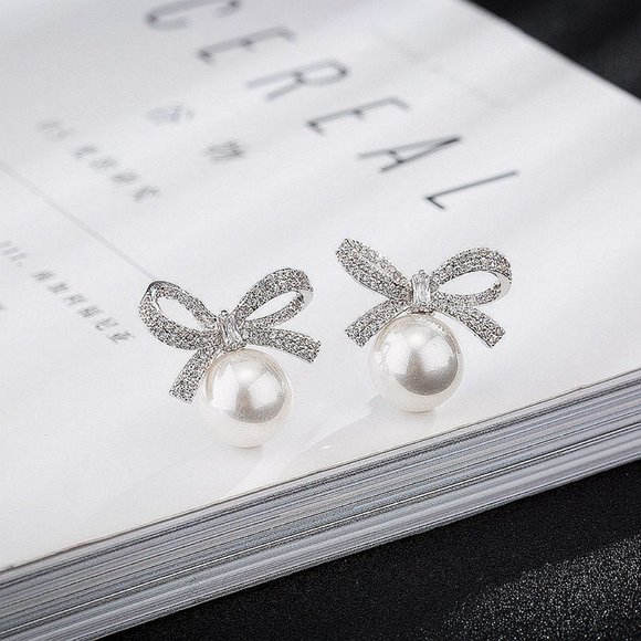 NEW Bowtie Pearl CZ Stud Earrings - Picture 3 of 5
